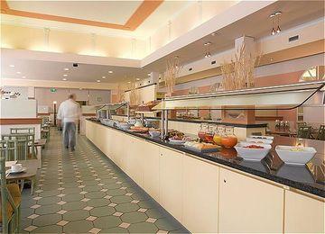 Holiday Inn Munich-Schwabing Buitenkant foto