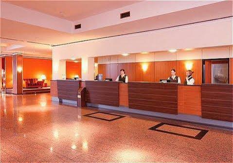 Holiday Inn Munich-Schwabing Buitenkant foto